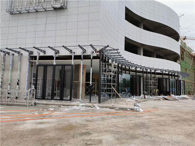 咸陽玻璃雨棚施工案例